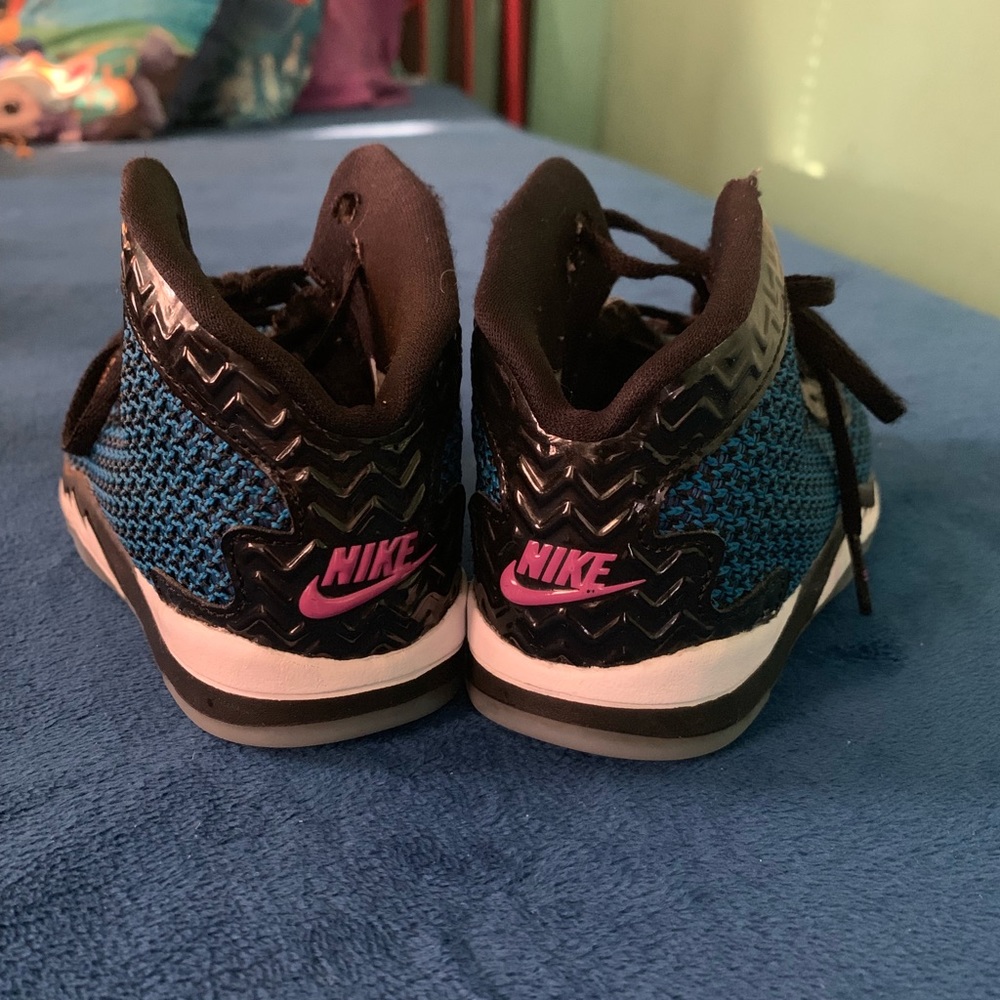 Air Jordan Spike 40